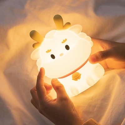 Intelligente Stimme Drachenladung mit Schlaf Silicone Pat Kreatives Nachtlicht Geschenk Farbenfrohe Atmosphäre Licht