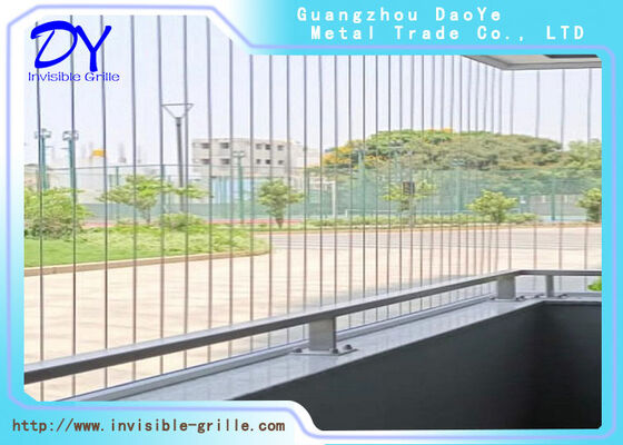Unsichtbares Sicherheitsgrill Unsichtbare Sicherheitsbarriere zum effektiven Schutz von Kindern und Haustieren bei gleichzeitiger Wahrung der ästhetischen Integrität