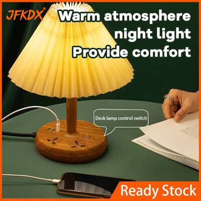 Mehrfache Helligkeitsstufen Schreibtischlampe mit USB-Ladeanschluss