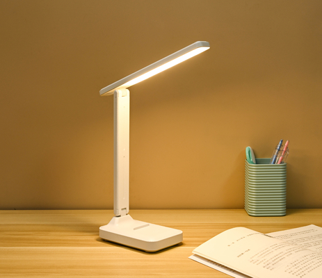 Tragbare Klapplampe mit LED-Leseleuchte Wiederaufladbares Tischschreibtisch-Studienlampe Augenschutz für Schlafzimmer