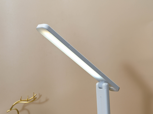 Tragbare Klapplampe mit LED-Leseleuchte Wiederaufladbares Tischschreibtisch-Studienlampe Augenschutz für Schlafzimmer