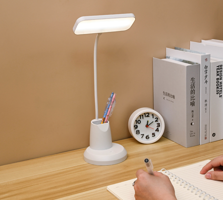 Stilvolle Touch Control Moderne Ladetischlampe Im Bild Perfekte Farbpalette
