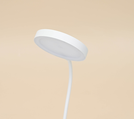 Moderne elektrische Berührungssteuerung Led-Tischlampe / Tischlampe mit drei Stufen Helligkeitsregelung