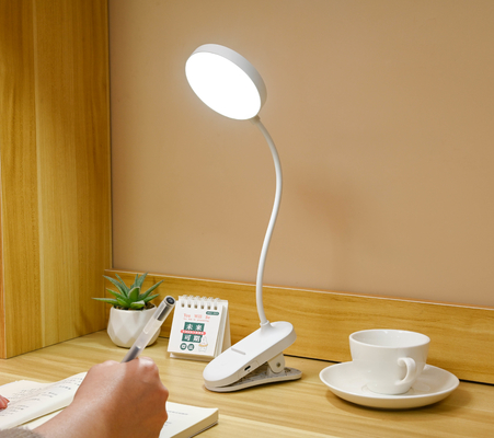 Verstellbare Arm Schlafzimmer Tischlampe mit drei Stufen Helligkeit für ein gemütliches Ambiente