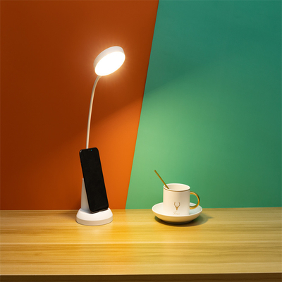 Klappbare 5W LED-Tischlampe mit verstellbarer Farbtemperatur zum Lesen und Lernen