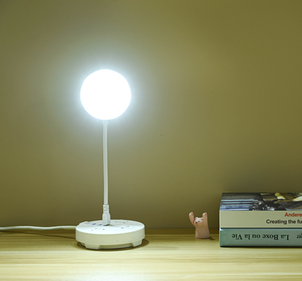 3-Helligkeits-LED-USB-Tischlampe mit Fotoeffekt