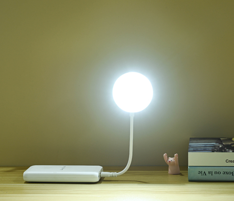 3500-6500K Farb-LED-Tischlampe mit USB-Wiederaufladbarer Tischlampe mit mehreren Winkelanpassung
