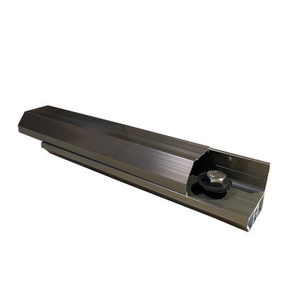 Transparente Aluminiumschiene aus Draht, geeignet für Balkone. Langlebige, leichte und pflegeleichte Aluminiumschiene