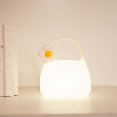 Moderne niedliche tragbare Lampe Warme weiße LED-Tischlampe für das Schlafzimmer USB Wiederaufladbares Silikonmaterial