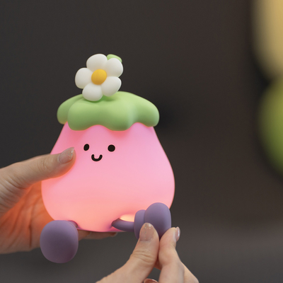 Fabrik Großhandel Zeichentrickfilm Weiches Silikon LED Nachtlicht Süße kleine Auberginen Bettlampen Portable USB wiederaufladbare Schlafzimmer Nachtlicht