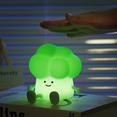 Süße Cartoon-Brokkoli, um Kinder zum Schlafen zu begleiten Silikon Nachtlicht wiederaufladbare Bettlampe