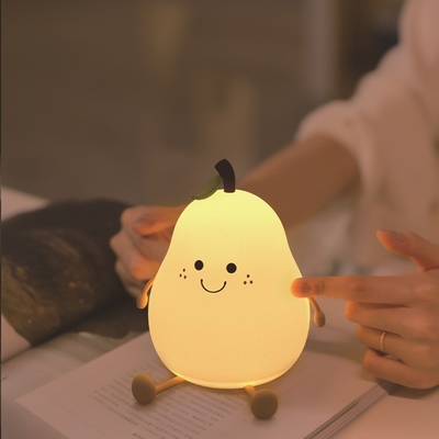 Hochwertige wiederaufladbare RGB drahtlose LED Nachtlicht Dimmbare Tischlampe für Baby / Kinder Schönes Silikon Design