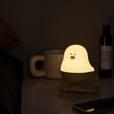 Moderne wiederaufladbare LED Skateboard Hühner Nachtlampe ABS Schlafzimmer Desktop Dekor mit Touch Power Urlaubsgeschenk für Schlafende