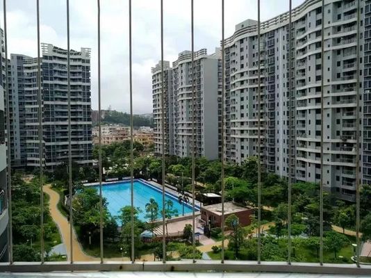 Unsichtbares Gitter aus Edelstahl 316 mit 5 cm Drahtabstand für einfache Flucht im Brandfall