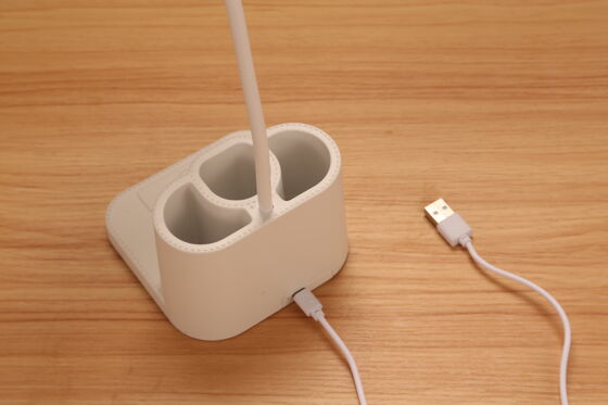 LED-Tischlampe für das Arbeitszimmer Einstück-Schlaflampe Ideal für Schlafzimmer Schreibtischbeleuchtung und Lesen