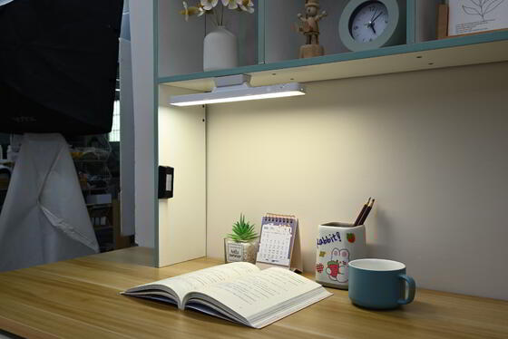 Starke magnetische Adsorption Led Augenschutz Wiederaufladbar 800mA Lampe Kühllicht USB-betriebene Lernlichter