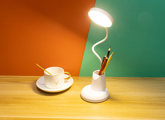 Moderner einfacher Stifthalter Schreibtischlampe LED Wiederaufladbar Plug-in Augenschutz Studienlampe College Wohnheim Leselampe Touch
