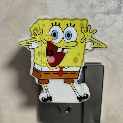 Steckbares Nachtlicht mit Stromversorgung, Spannung 110-240V, bietet konstante und energiesparende Beleuchtung für verschiedene Umgebungen