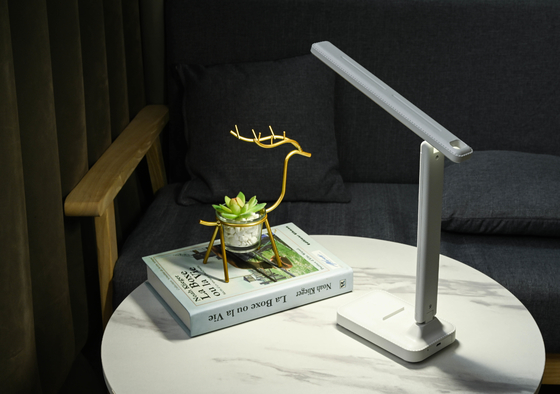 Verstellbare Armklapptablettenlampe 5500 Kelvin Touch Control mit 10 Glühbirnen für helle Beleuchtung