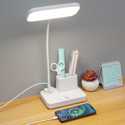 Ladbare Schreibtischlampe mit USB-Ladestation und drei Helligkeitsstufen für die Beleuchtung des Arbeitsplatzes