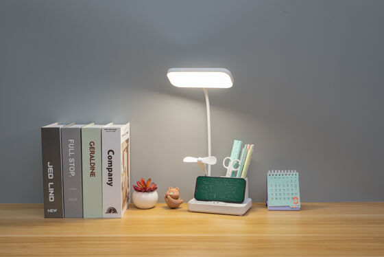 Schreibtischlampe mit Akku, geeignet für Arbeitszimmer und Schlafzimmer, energiesparend und mit langlebigem Akku