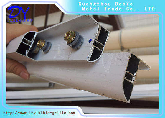 Weißer Aluminiumschienenstrang des Grau-1.5mm für Kinderunsichtbaren Grill